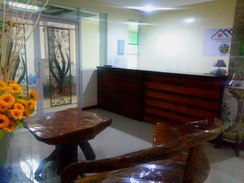 فندق جي إم باكباكرز هومتل غيماراس المظهر الخارجي الصورة